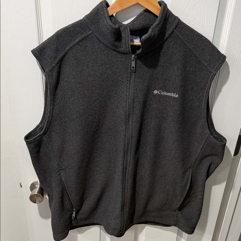 Columbia Charcoal Sleeveless Fleece Jacket
